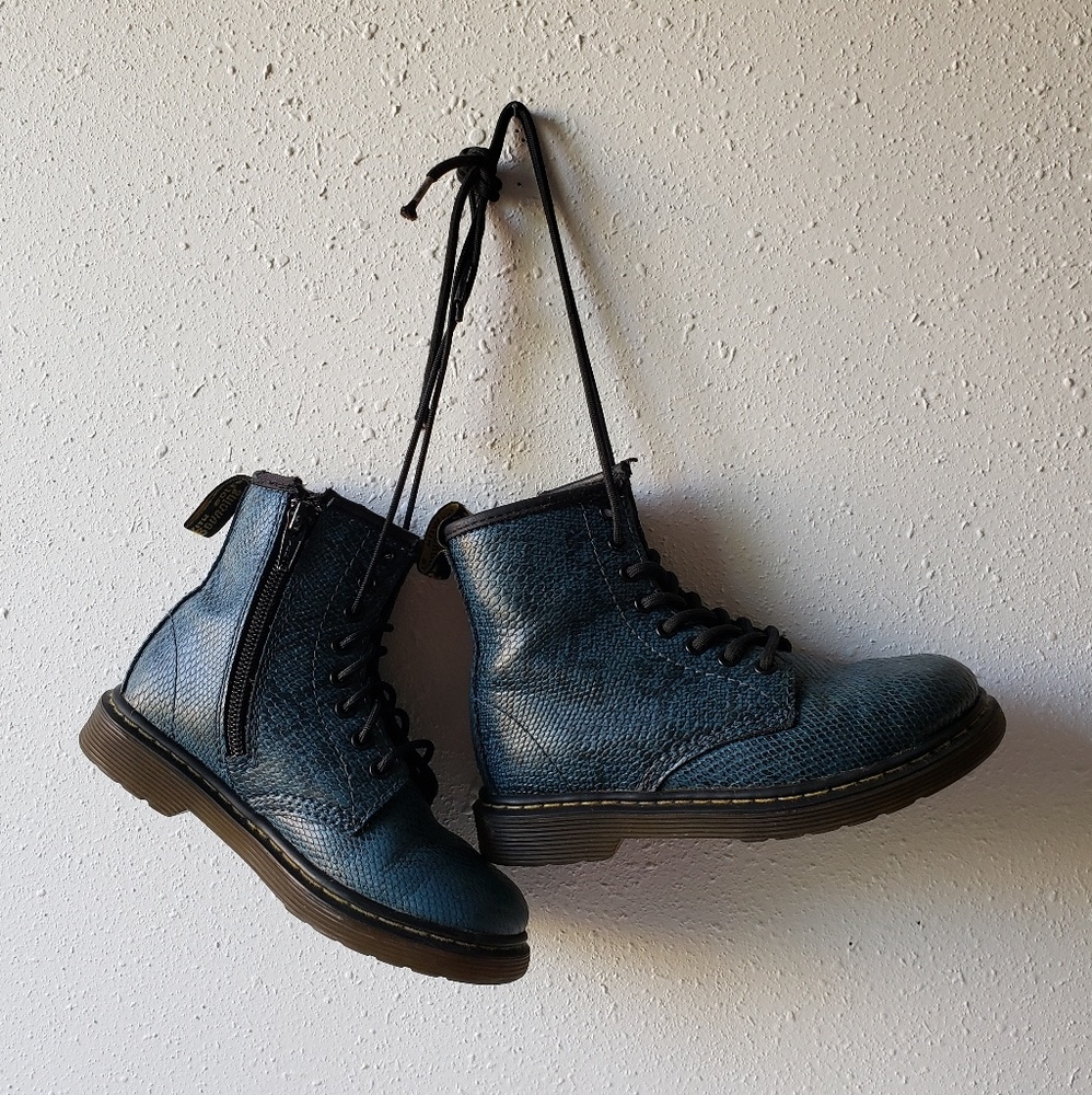 Girls snake skin dr.martens